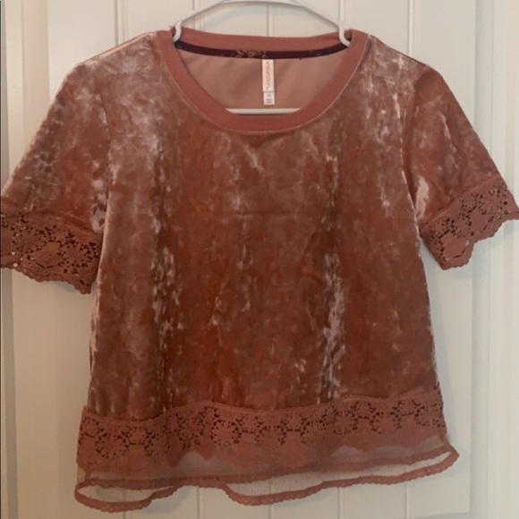 Top - Picture 2 of 2